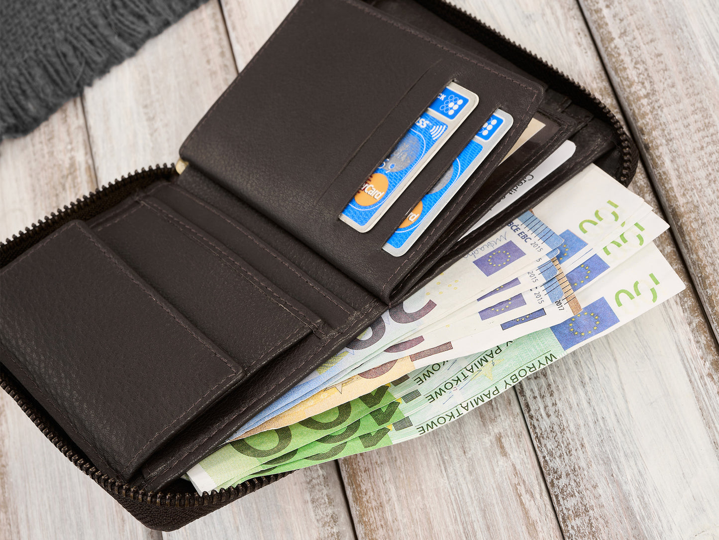 2b3af641434a75960e0415d961526b81