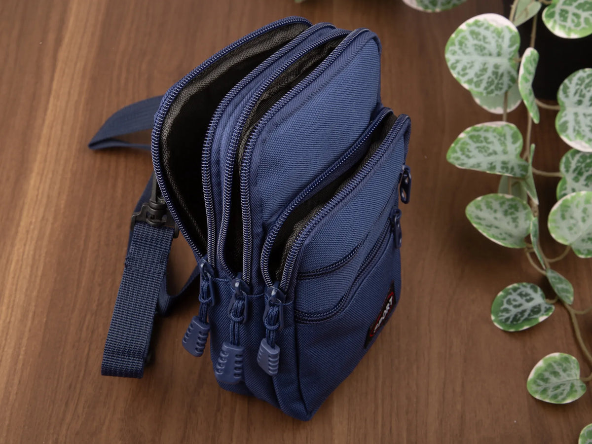 Granatowa saszetka na ramię/paszportówka 3 komory, regulowany pasek