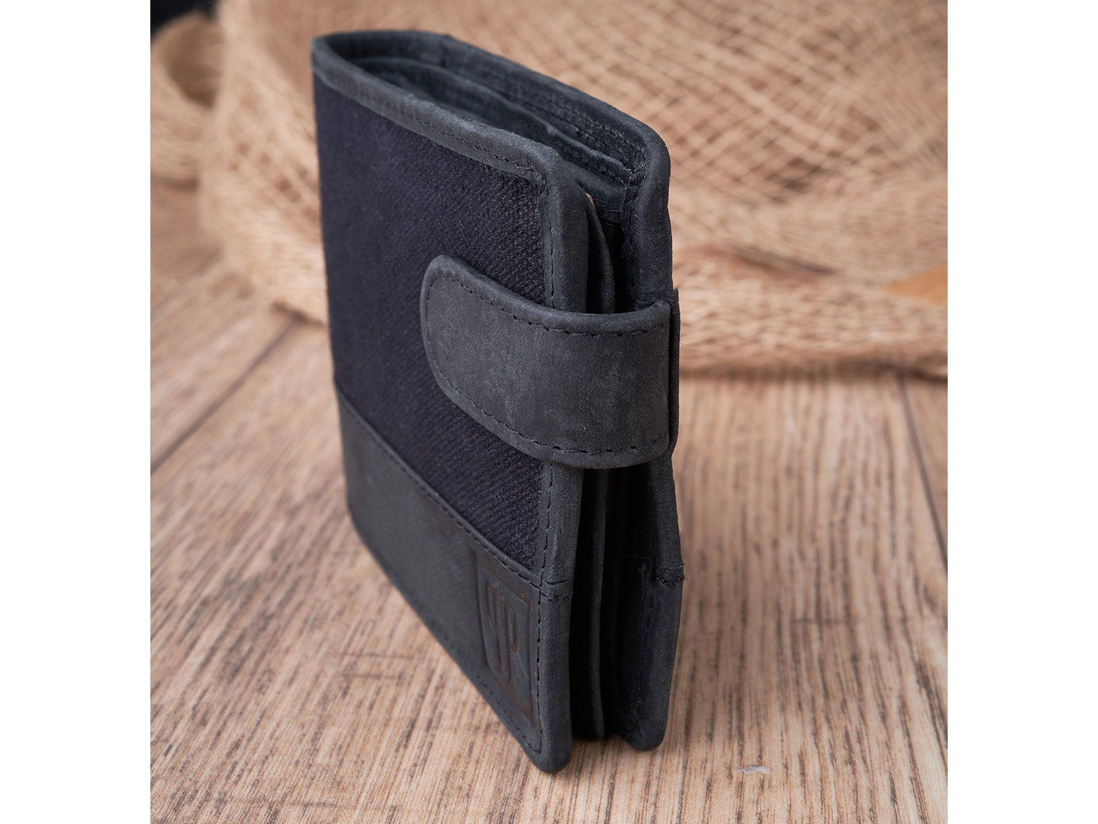 9d7f6a027b964a525543eb78af81d812