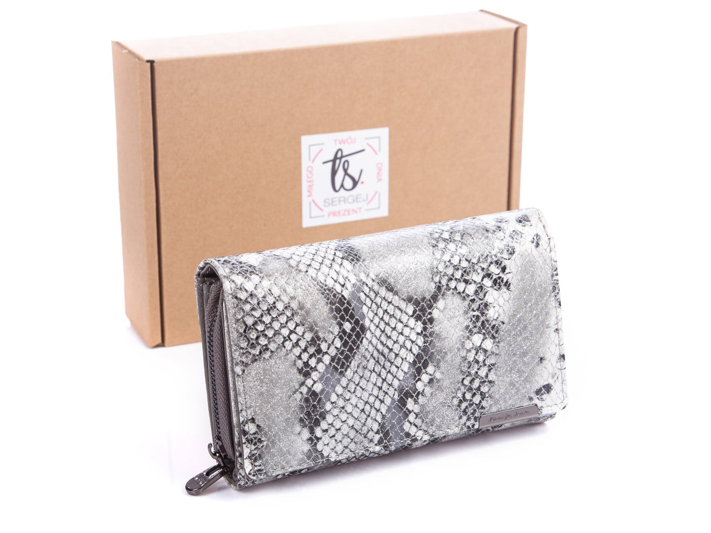 7722c3d94c66bcc536406c9ae7d73d05