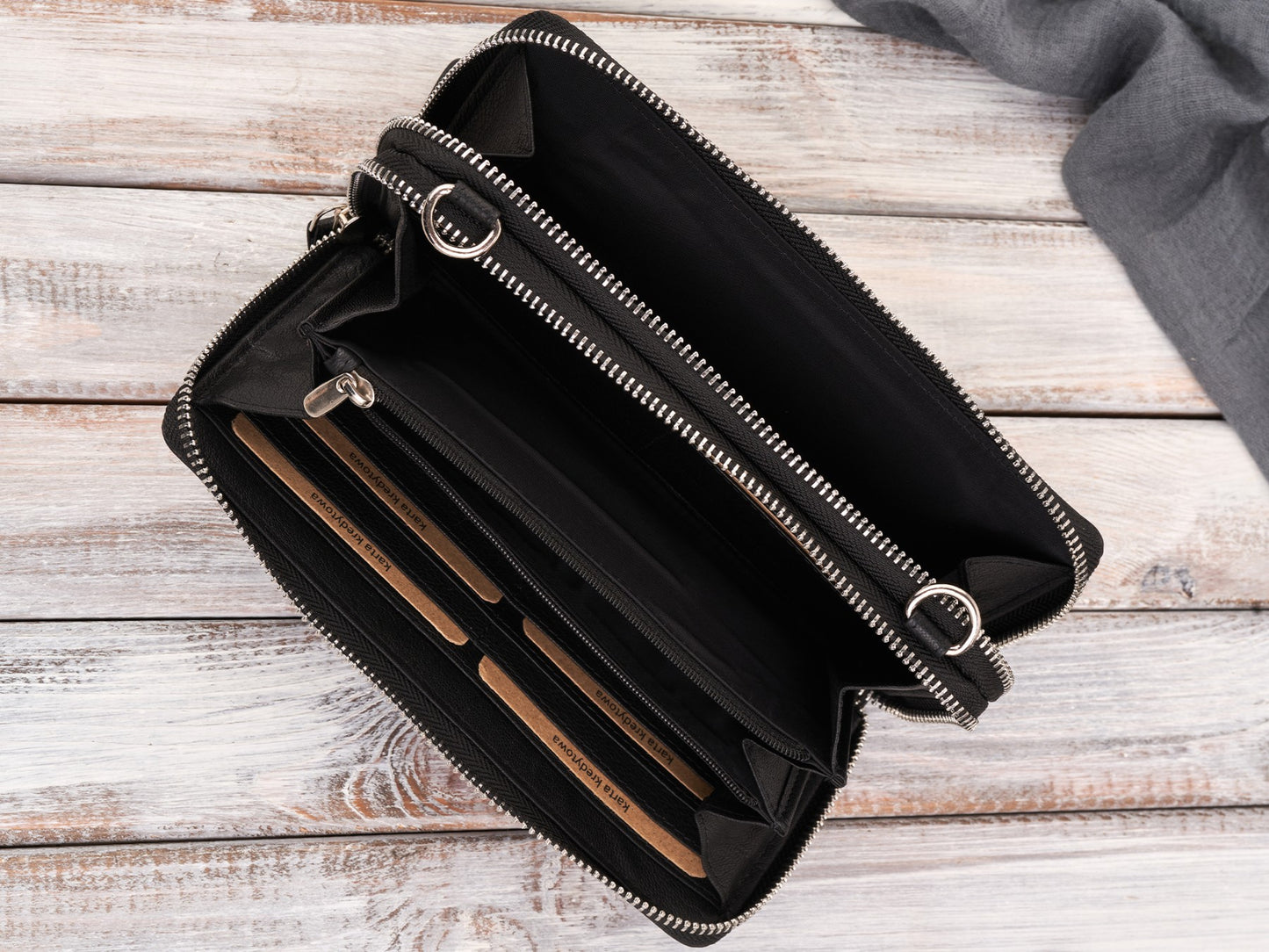 23e3fe449075074a54622afbf279af28