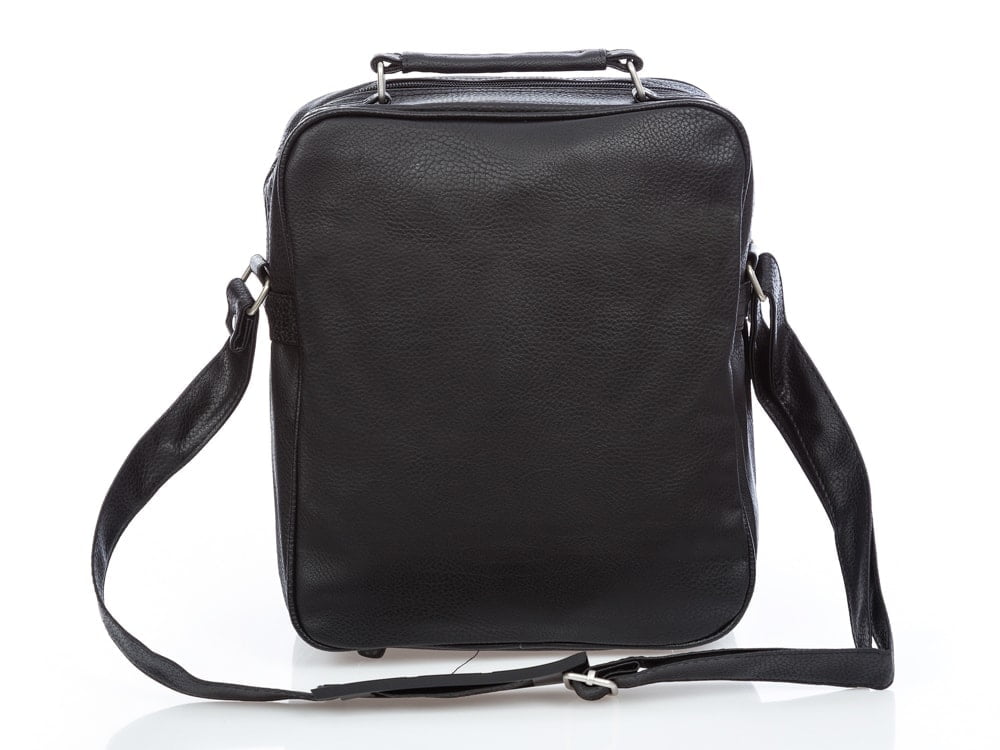 Czarna torba męska na ramię skóra ekologiczna pojemna z kieszeniami