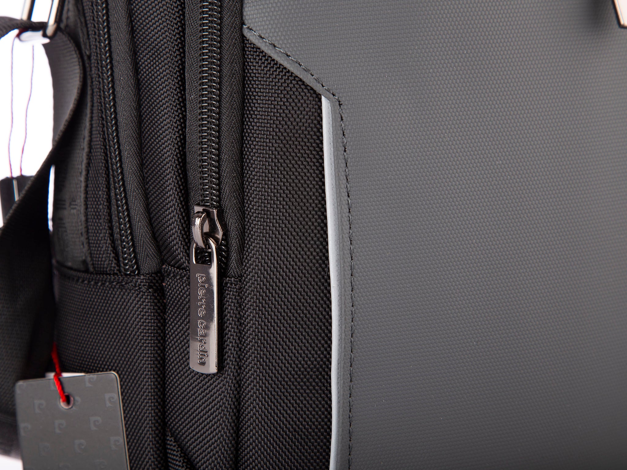 19651956520fd182ea6baa513b7d2515