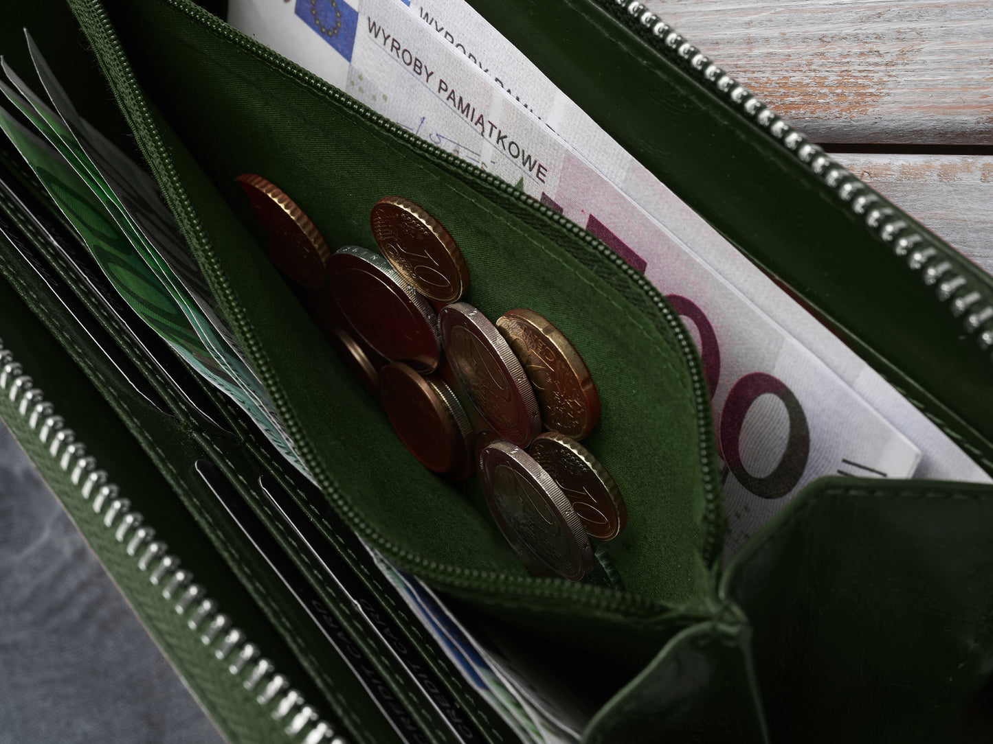 21723713c31ce2c0cde40634d83fe17d